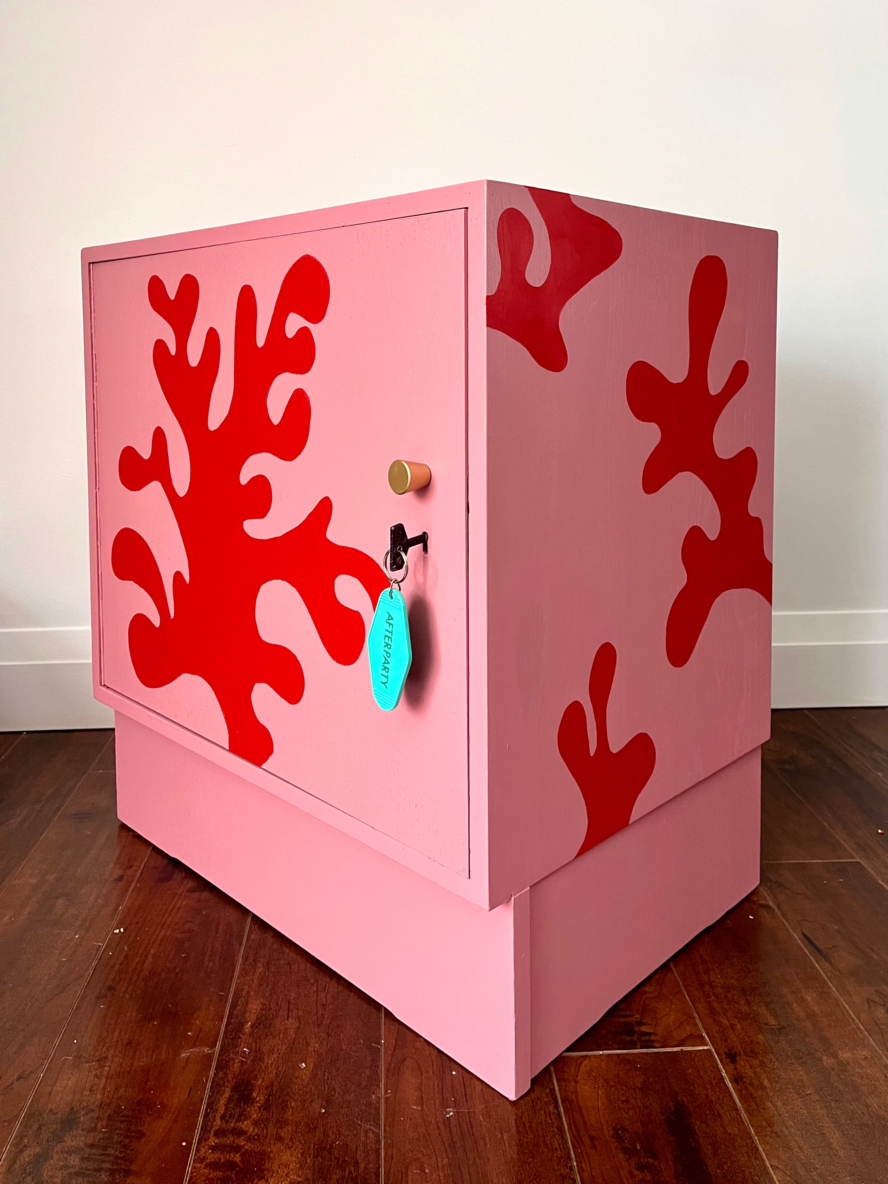 Afterparty Cabinet Bold